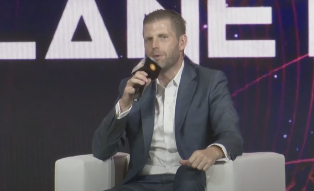 Eric Trump在2025 Bitcoin Asia大会上发言